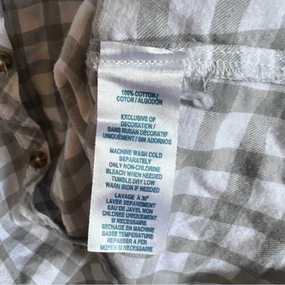 CHAPS Grey & White Flannel Plaid Button-Down Shirt – Size Medium - Picture 7 of 7